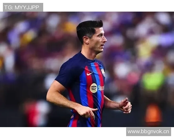 巴萨降薪留队难解莱万困境离队似乎已成必然选择